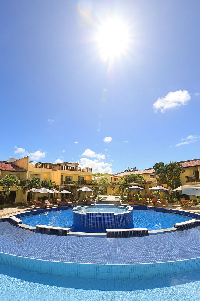 Apê terreo frente piscina