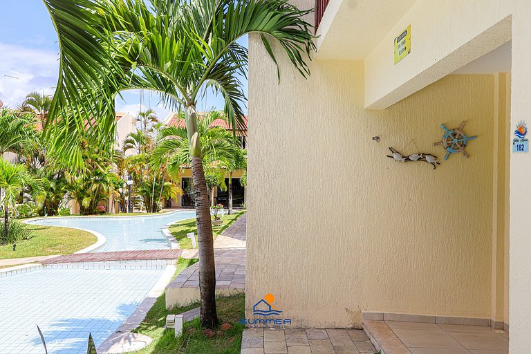 Apê terreo frente piscina