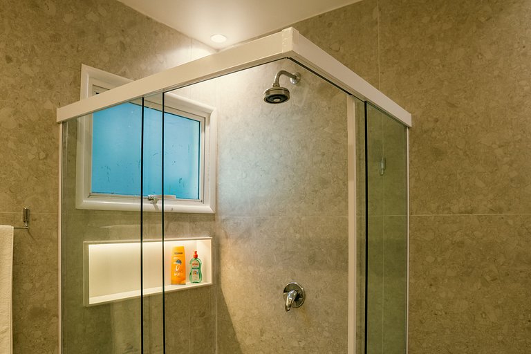 Casa acogedora en un complejo cerrado con piscina, a 50 metr