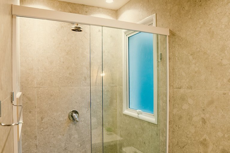 Cozy house in a gated community with a pool, 50 meters from