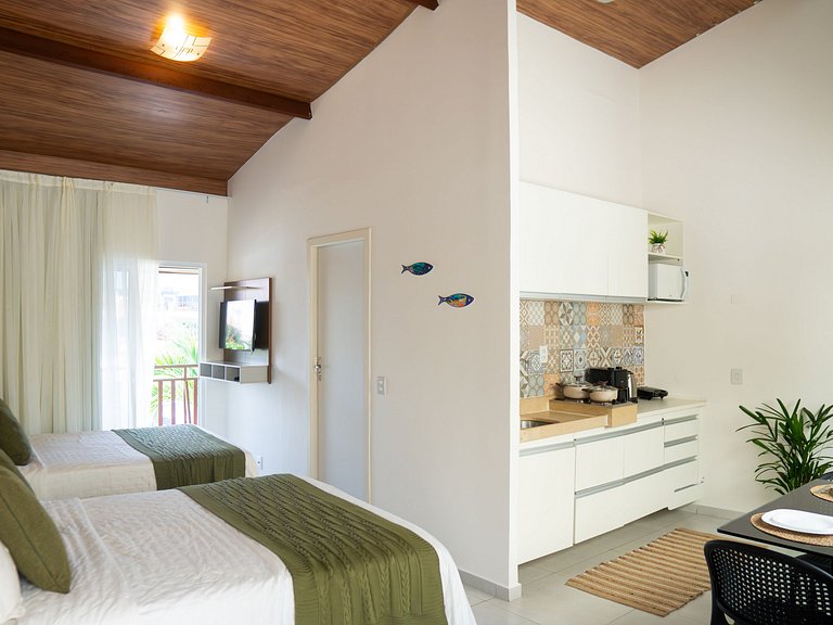 Air-conditioned apartment with pool view for families