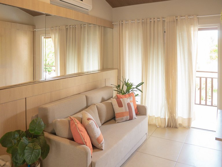 Air-conditioned apartment with pool view for families