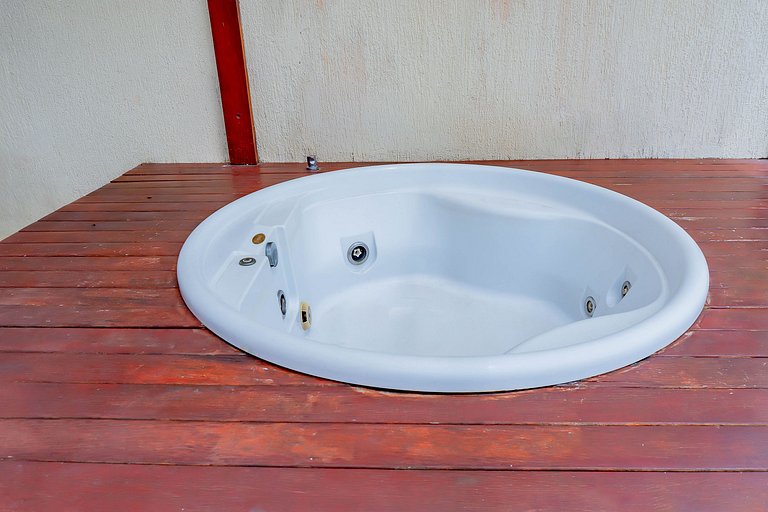 181 - Triplex Família com Jacuzzi privativa