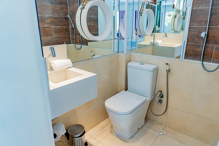 181 - Triplex Família com Jacuzzi privativa